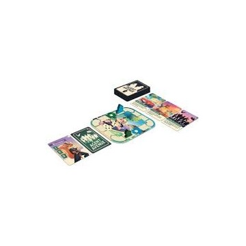 Agent Avenue est un jeu de cartes compétitif pour 2 joueurs qui combine le bluff, course et collection. Incarnez des espions à l